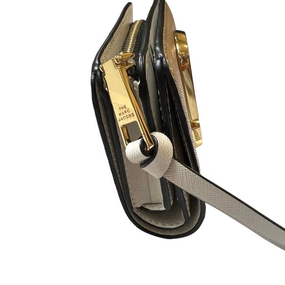 Marc Jacobs Women’s Gold & Sage Green The Snapshot Mini Compact Wallet - Picture 3 of 12